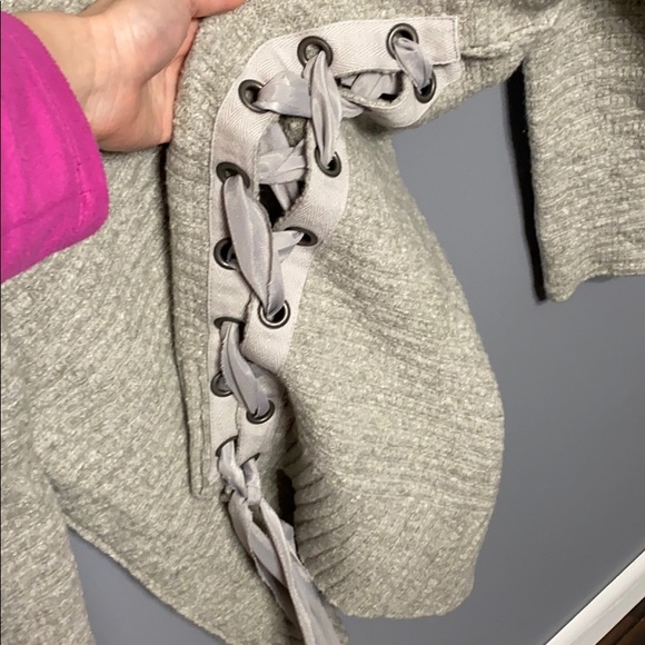 SOLD! Free People Heart it Laces Tunic Sweater M - Picture 4 of 6